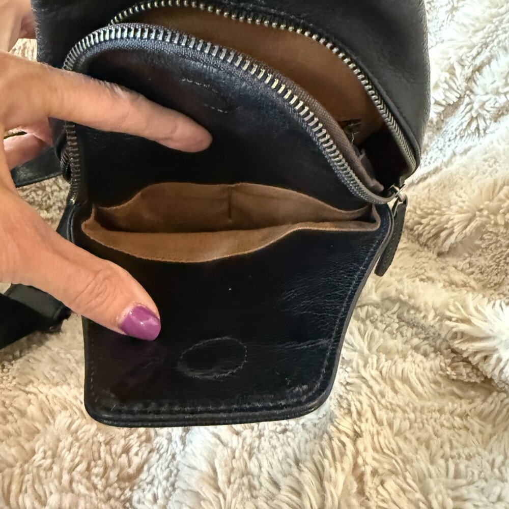 Black pebbled leather sling bag silver studs - Picture 5 of 7